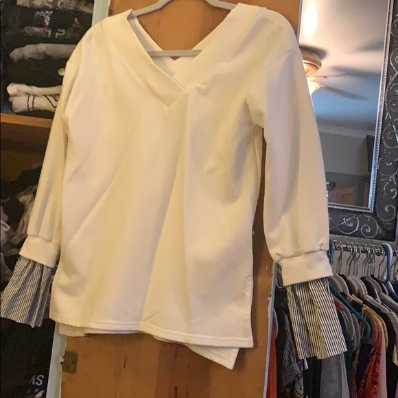 J.O.A. Los Ángeles Ruffle Cuff Sweatshirt - Picture 5 of 8